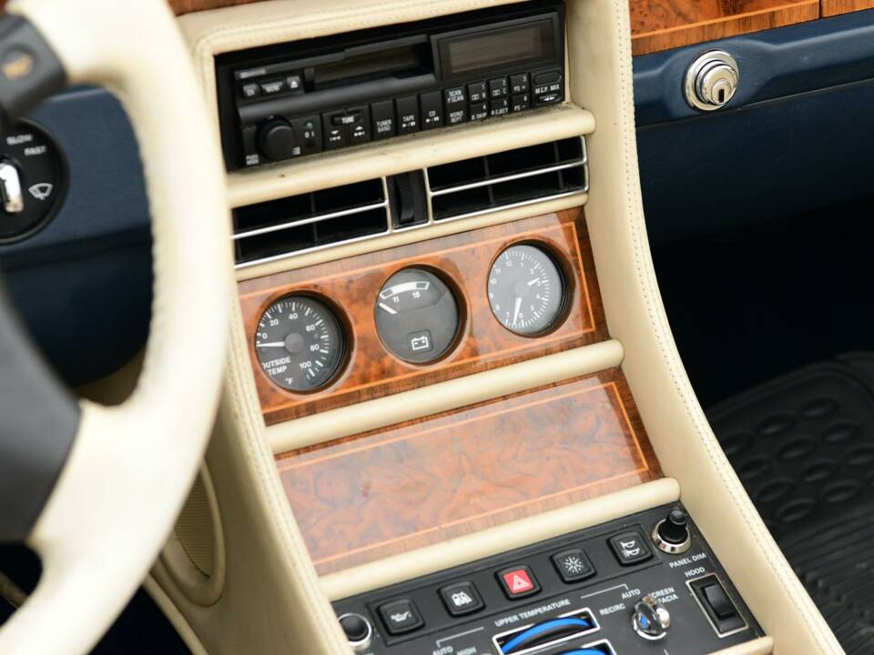 Image 32/50 of Rolls-Royce Corniche S (1995)
