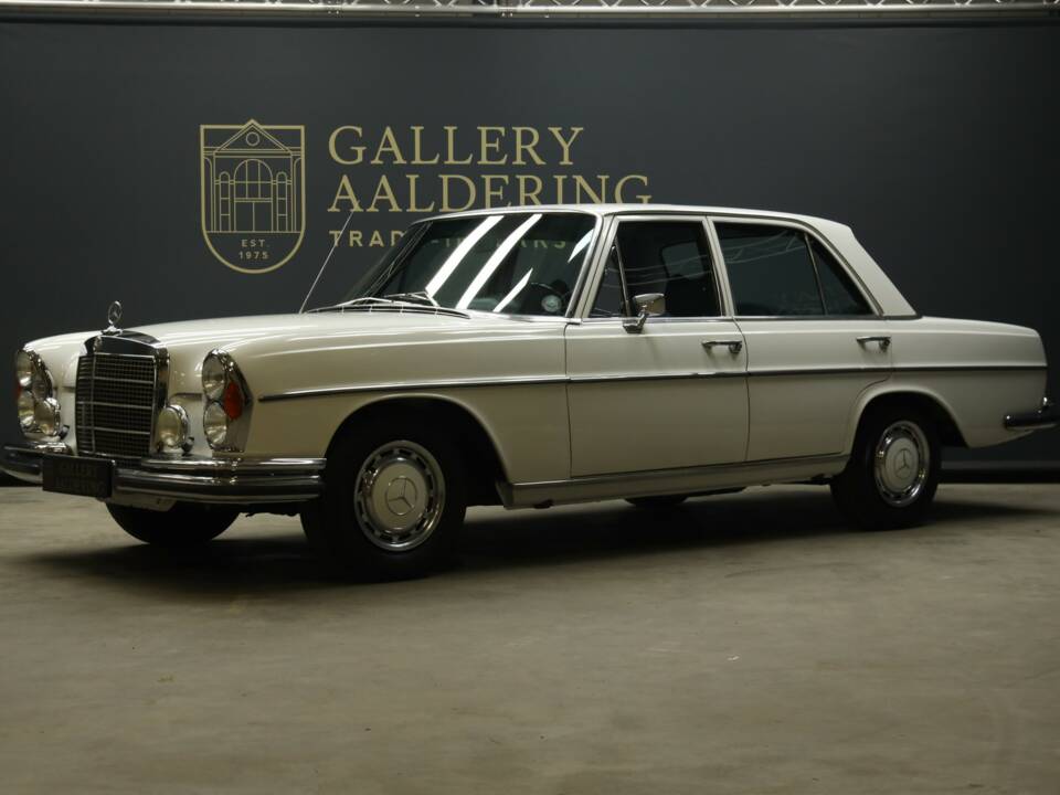 Bild 25/50 von Mercedes-Benz 280 SE (1970)