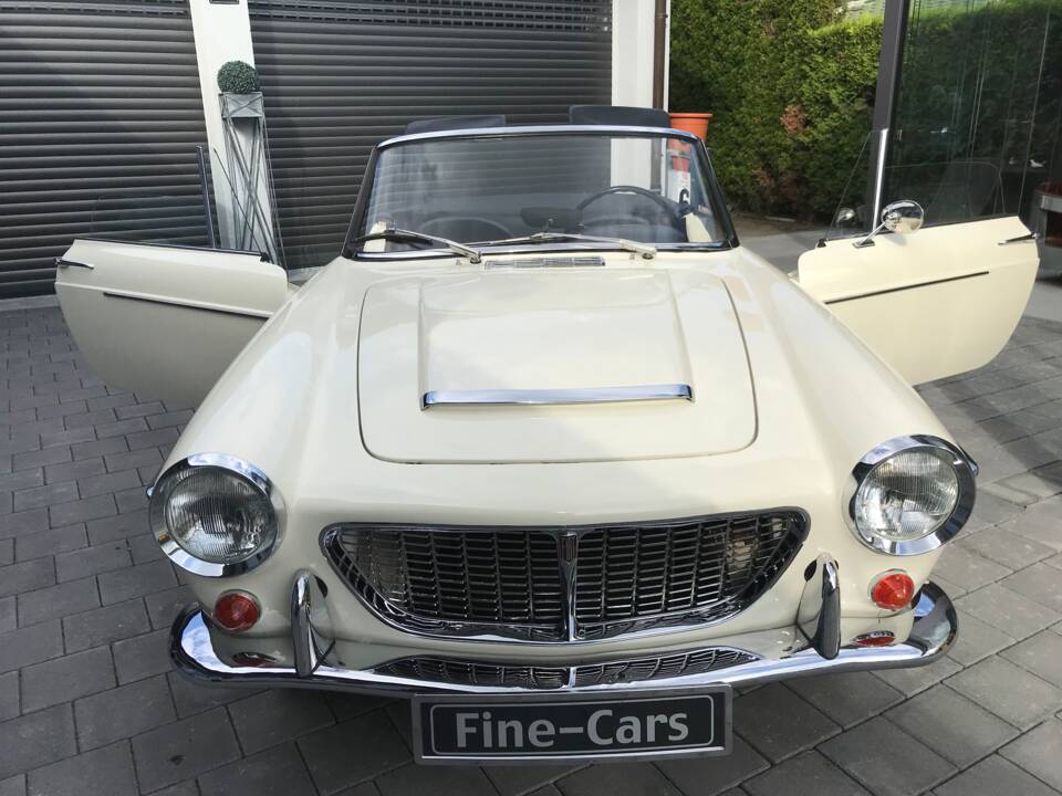 Image 22/33 of FIAT 1200 Convertible (1961)