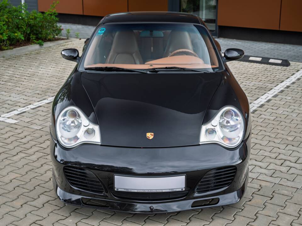 Image 1/63 of Porsche 911 Carrera 4S (2004)