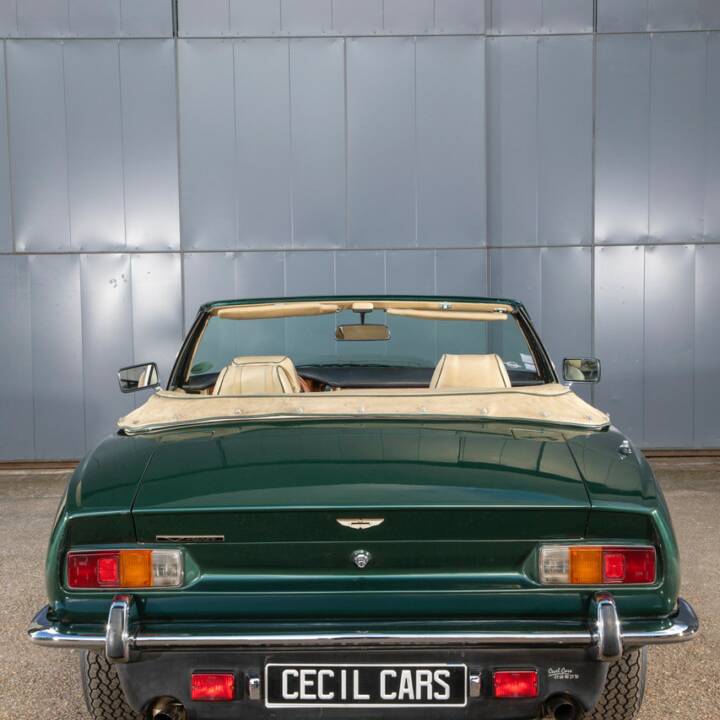 Image 12/20 of Aston Martin V8 (1981)
