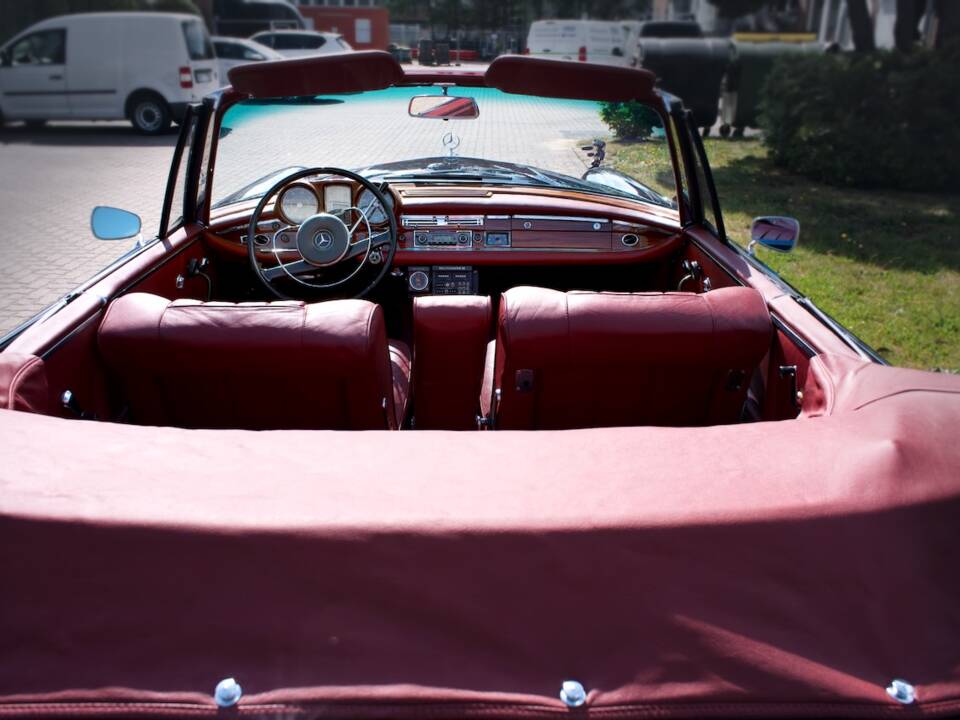 Image 5/39 of Mercedes-Benz 300 SE (1962)