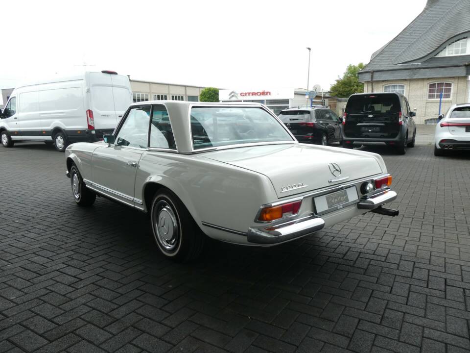 Immagine 6/20 di Mercedes-Benz 280 SL (1970)