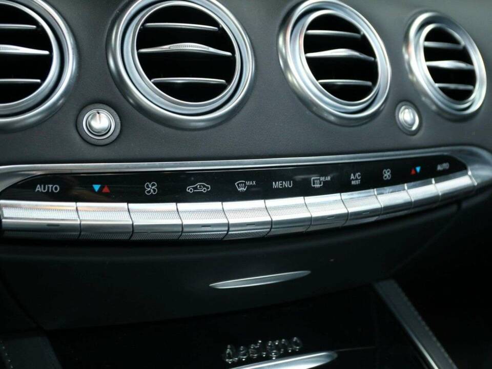 Immagine 17/30 di Mercedes-Benz SL 500 (2017)