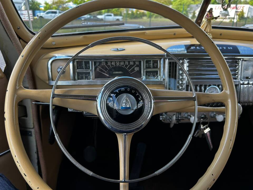 Bild 61/78 von Plymouth Special Deluxe (1948)