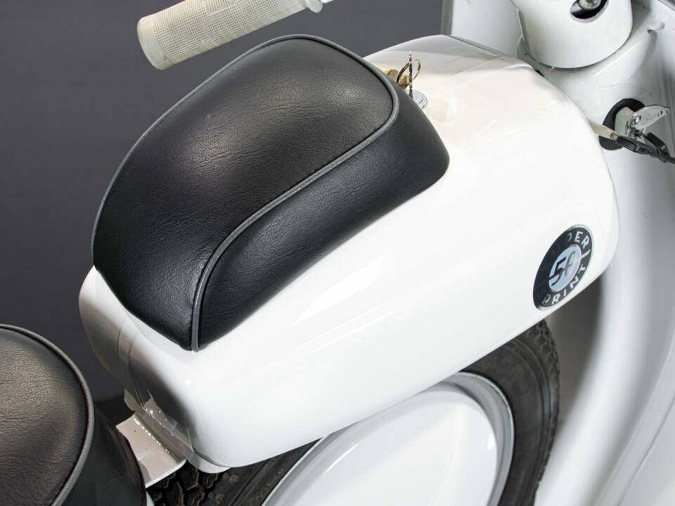 Image 43/49 de Piaggio Vespa 50 SS (1966)