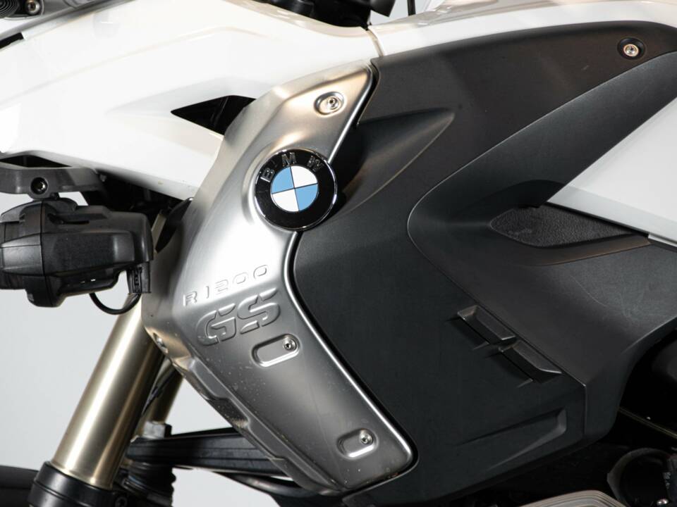 Image 24/50 of BMW DUMMY (2010)