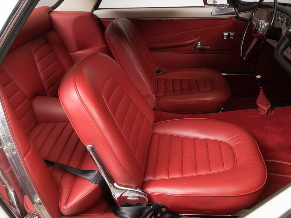 Image 32/39 of Maserati 3500 GT Touring (1961)