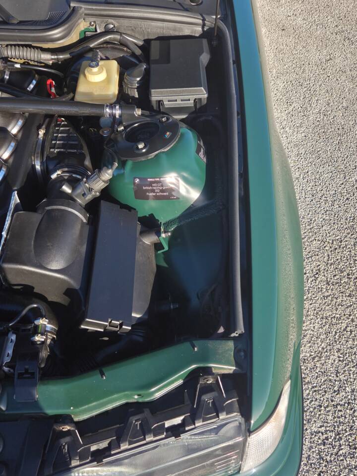 Image 40/54 of BMW M3 GT (1995)