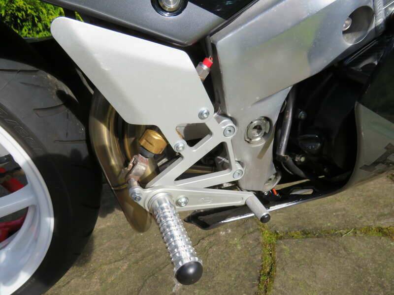 Afbeelding 21/41 van Honda VFR 400R (1992)