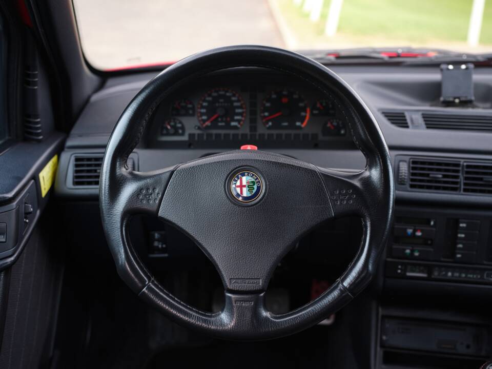 Imagen 34/50 de Alfa Romeo 155 2.5 TD (1998)