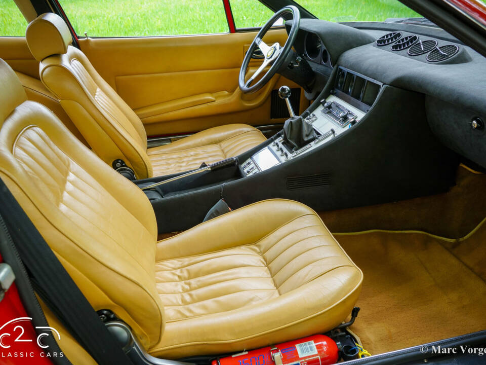 Image 16/80 of Ferrari 365 GTC&#x2F;4 (1972)