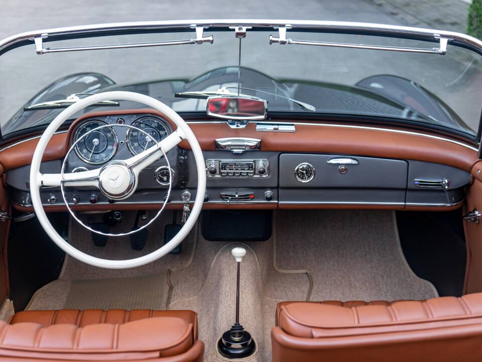 Image 17/38 of Mercedes-Benz 190 SL (1956)