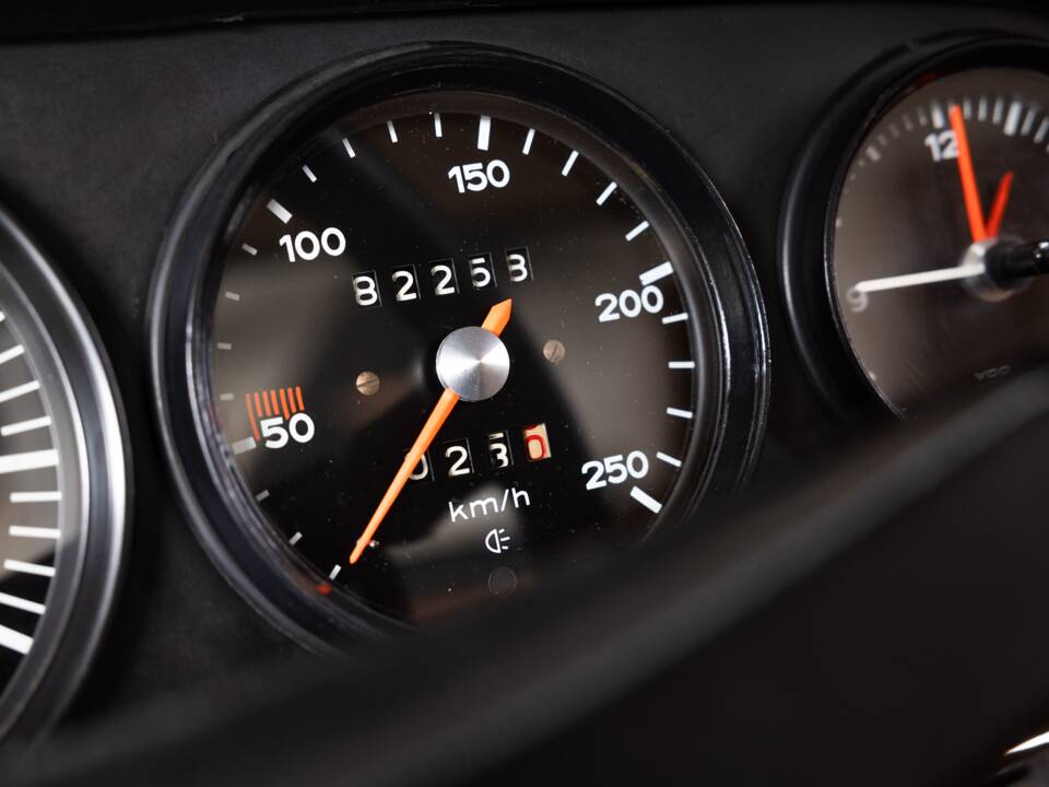 Image 17/36 de Porsche 911 2.4 T "Oilflap" (1972)