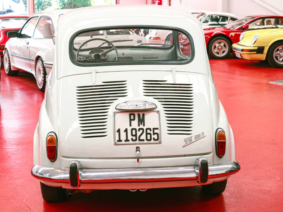 Image 7/32 of SEAT 600 D (1968)