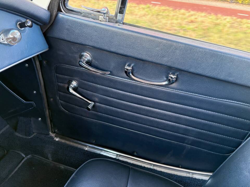 Image 6/22 of MG MGA 1500 (1958)