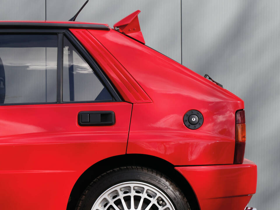 Afbeelding 34/58 van Lancia Delta HF Integrale Evoluzione I (1991)