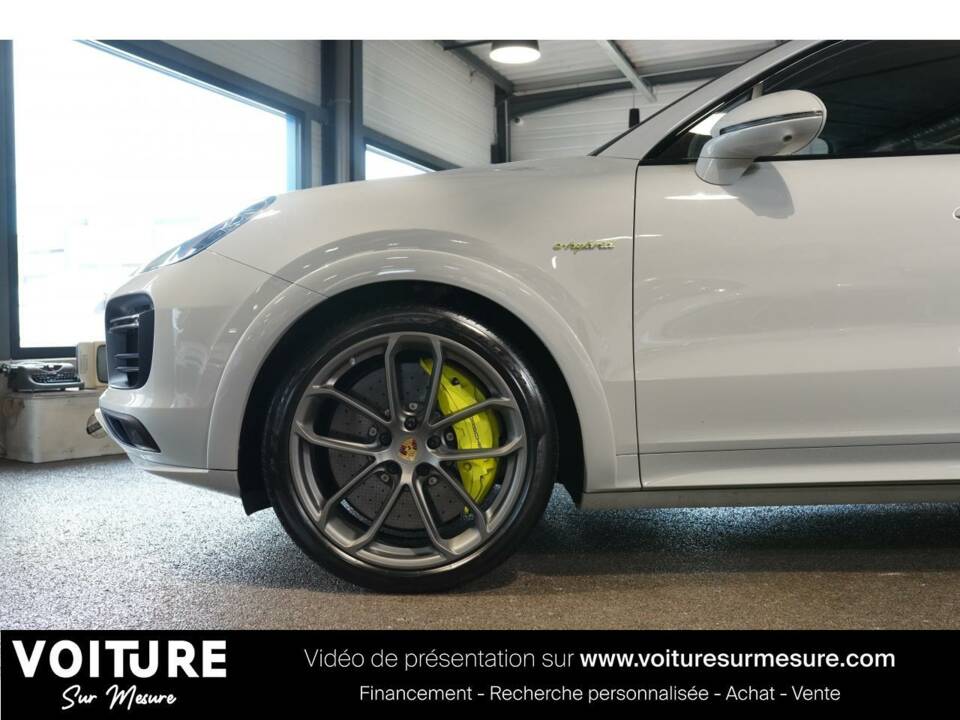 Image 11/25 of Porsche Cayenne Turbo GT (2019)