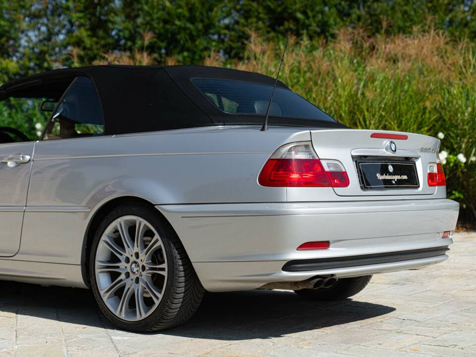 Immagine 19/50 di BMW 320Ci (2001)