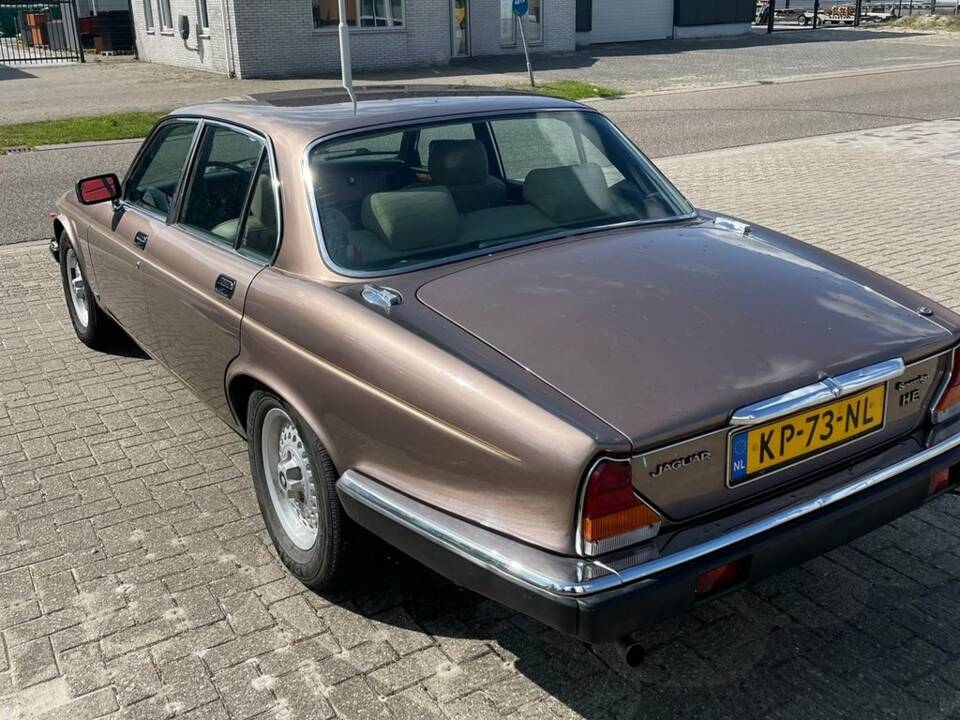 Bild 6/8 von Jaguar Sovereign H.E. V12 (1984)