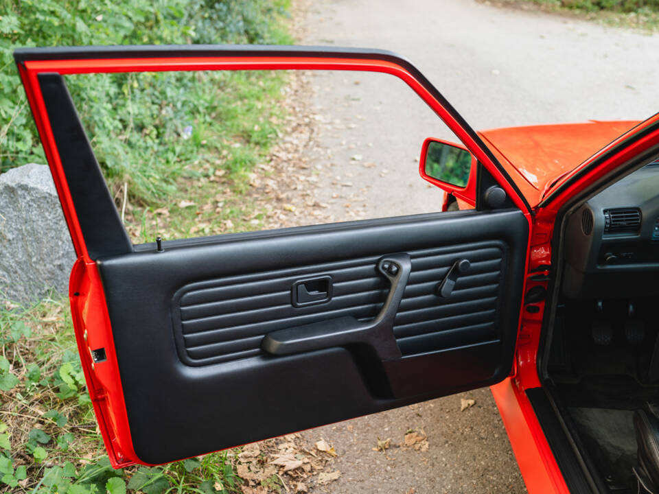 Image 24/50 of BMW M3 (1987)