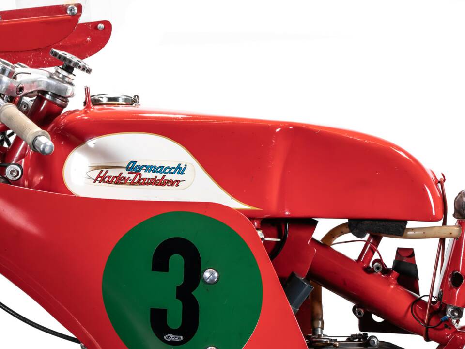 Image 6/32 of Aermacchi Harley-Davidson DUMMY (1963)