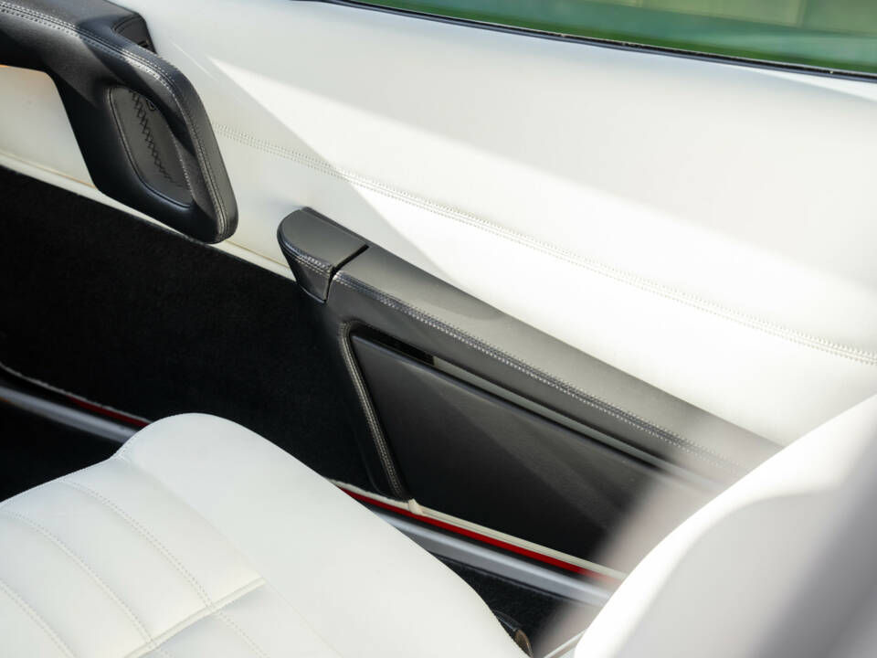 Image 23/38 of Ferrari 208 GTB Turbo (1987)
