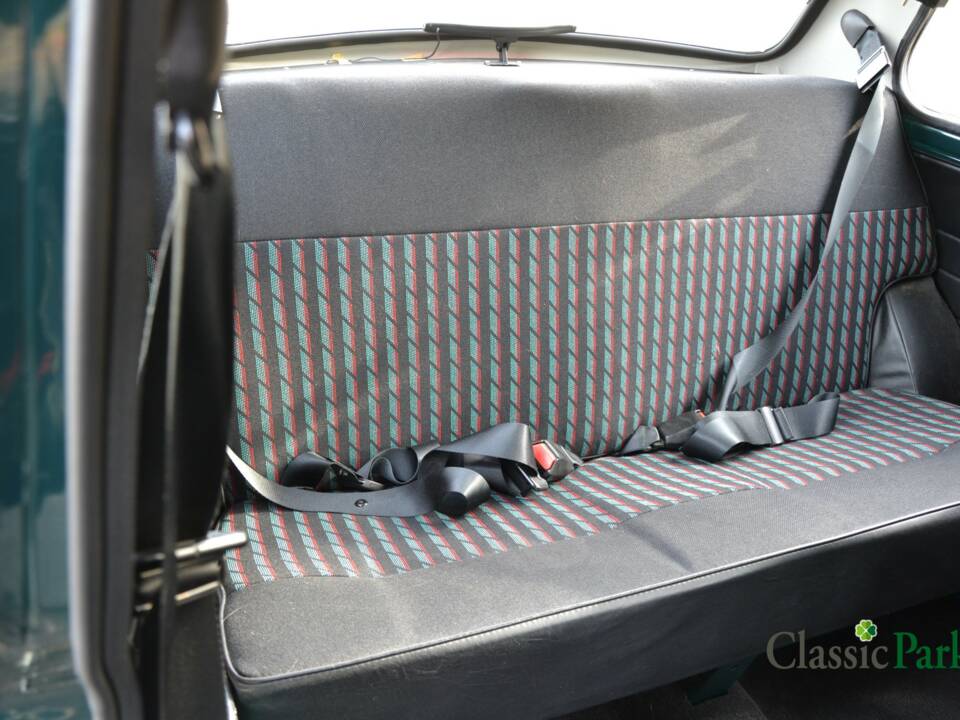 Image 27/50 de Austin Mini 1000 (1989)