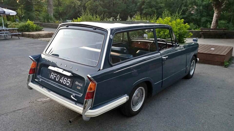 Image 60/93 of Triumph Herald 1200 (1964)