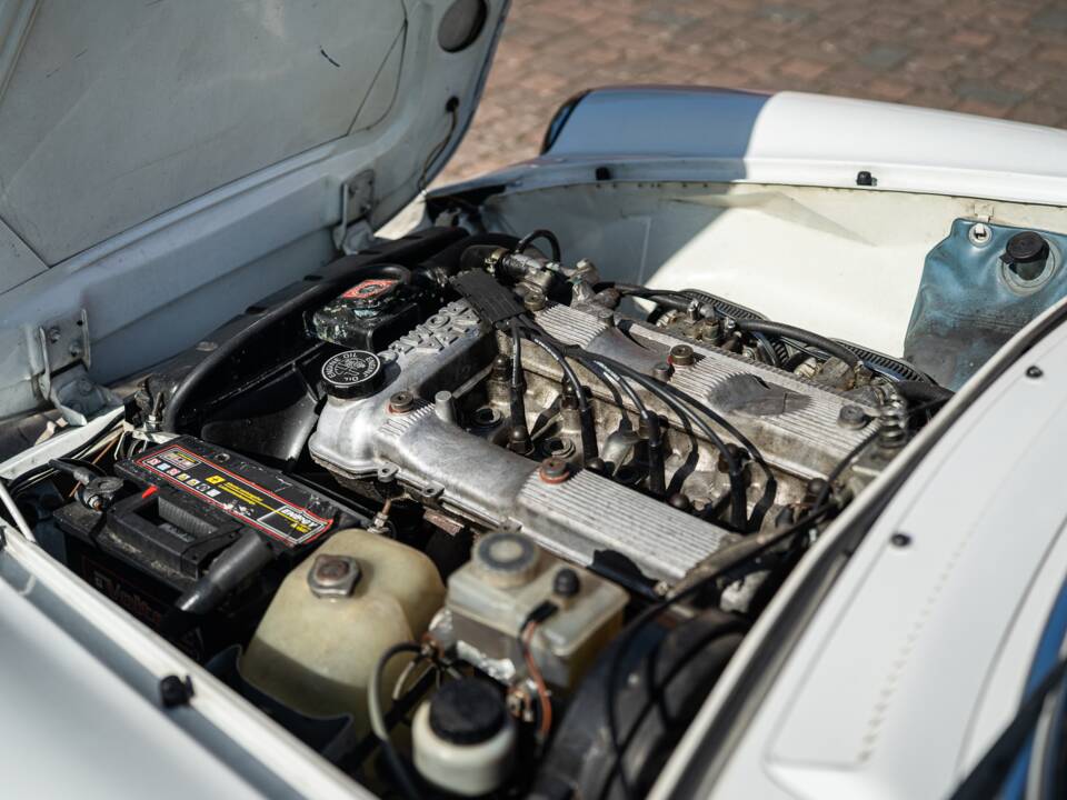 Image 11/40 of Alfa Romeo 2.0 Spider (1987)