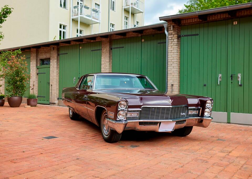 Bild 17/200 von Cadillac Coupe DeVille (1968)