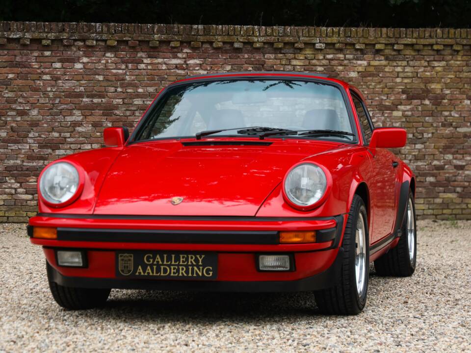 Image 10/50 of Porsche 911 Carrera 3.2 (1988)