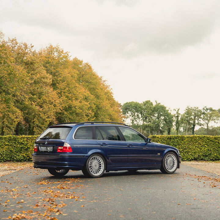 Image 25/99 of ALPINA B10 3.3 Touring (2001)