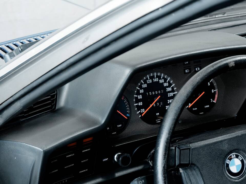 Image 36/50 of BMW 635 CSi (1979)