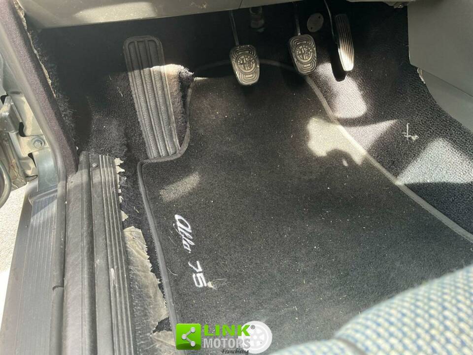 Image 15/22 de Alfa Romeo 75 1.8 Turbo (1988)