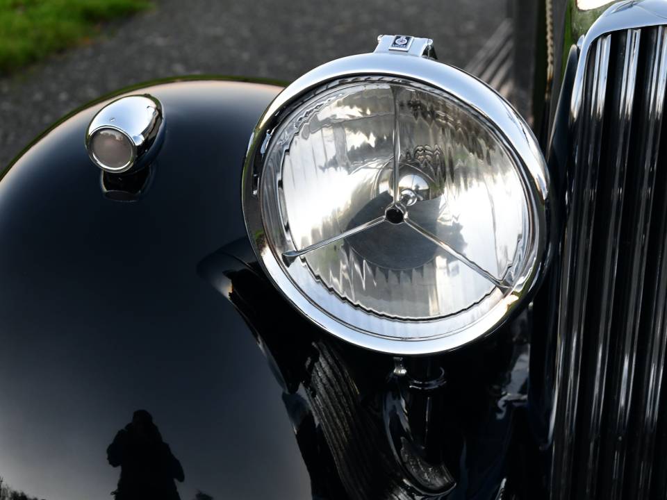 Image 30/50 of Bentley 4 1&#x2F;4 Liter (1937)