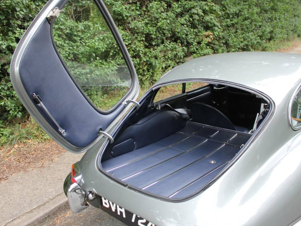 Image 14/20 de Jaguar Type E 3.8 (1962)