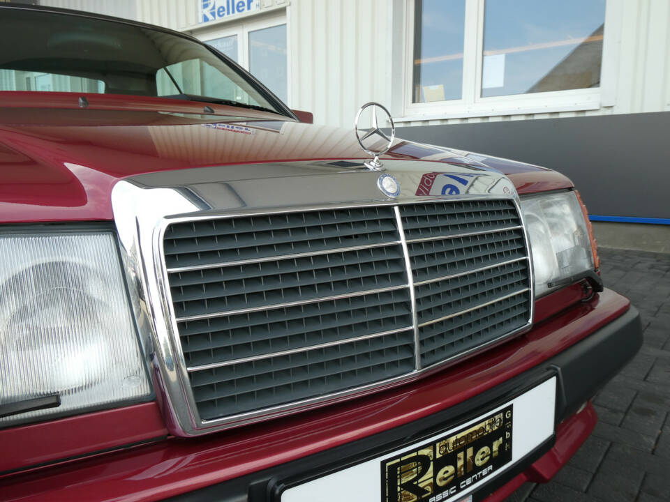 Image 24/25 of Mercedes-Benz 300 CE-24 3.4 AMG (1994)