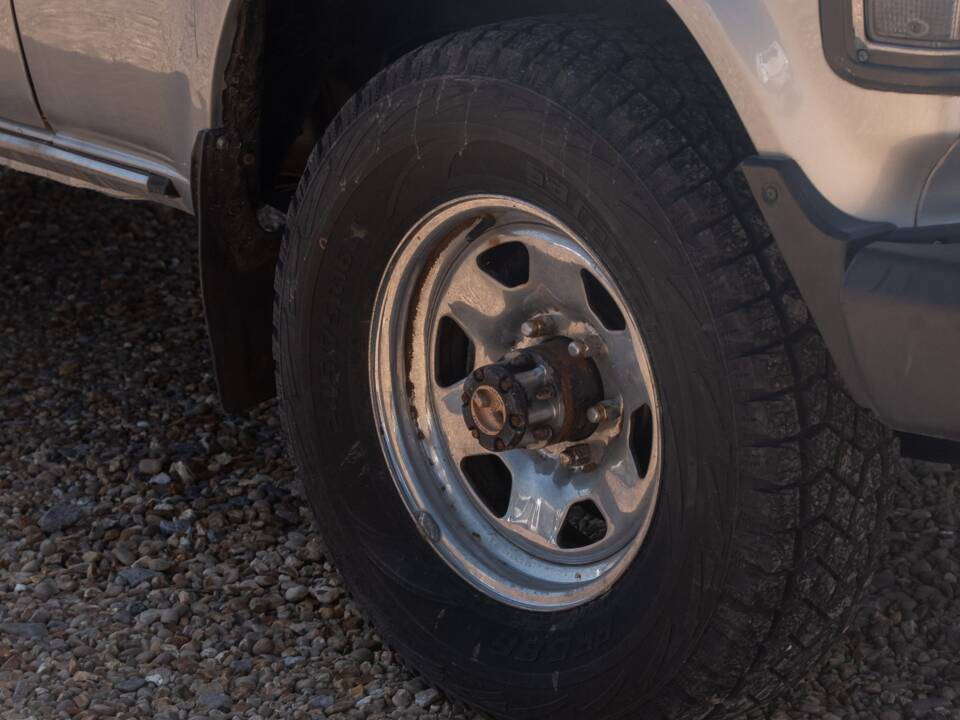 Image 41/46 of Toyota Land Cruiser FJ 62 (1988)