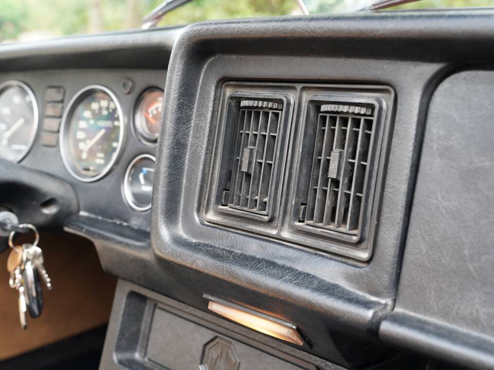 Image 67/100 of MG MGB (1978)