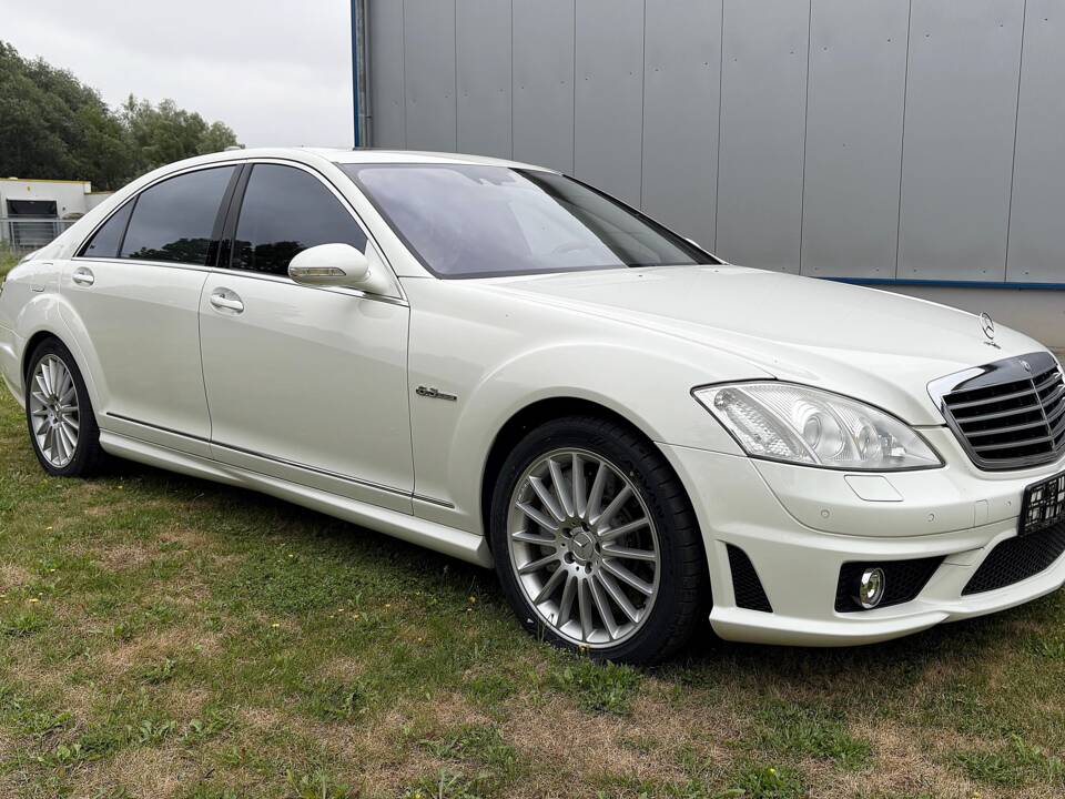 Bild 3/29 von Mercedes-Benz S 63 AMG (2007)