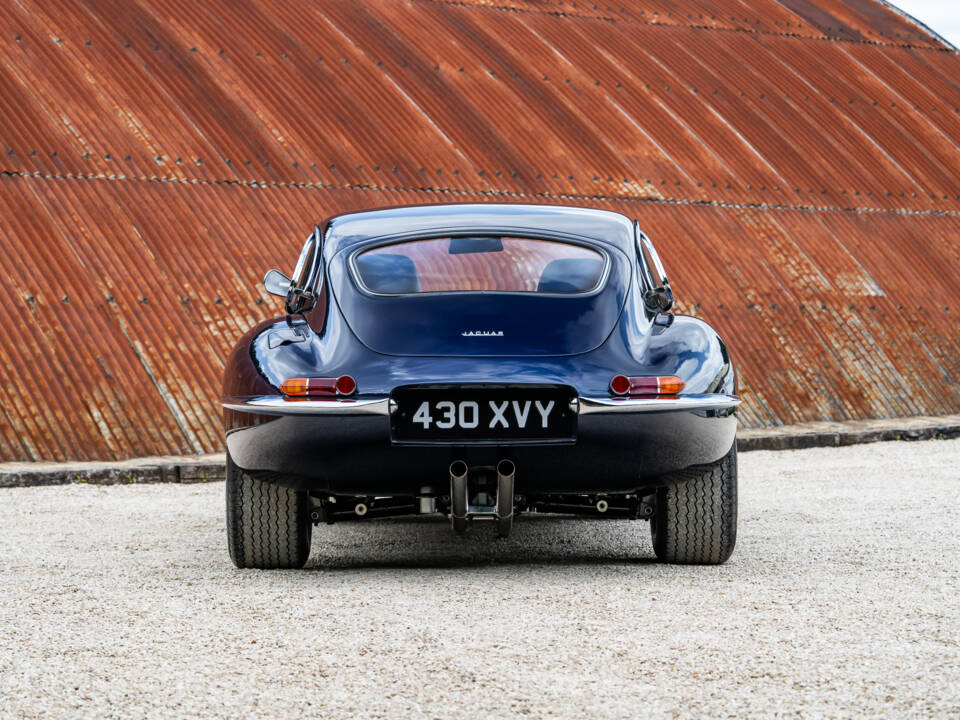 Image 6/39 of Jaguar E-Type &quot;Lightweight&quot; (1962)