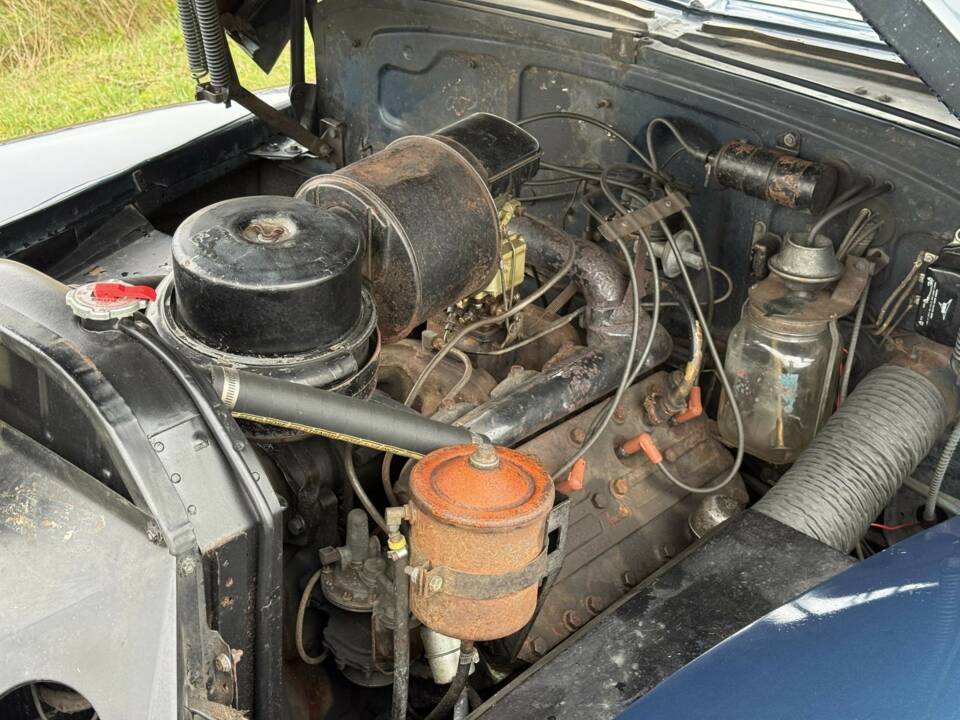 Image 19/24 of Cadillac de Ville Touring Sedan (1947)