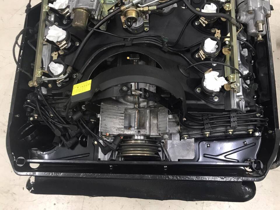 Image 10/10 of Porsche 911 Carrera 4 (1990)
