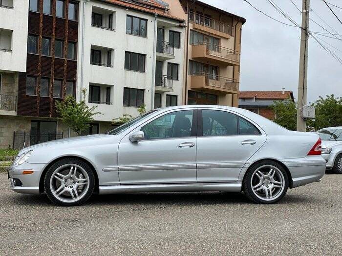 Image 4/7 de Mercedes-Benz CLS 55 AMG (2006)