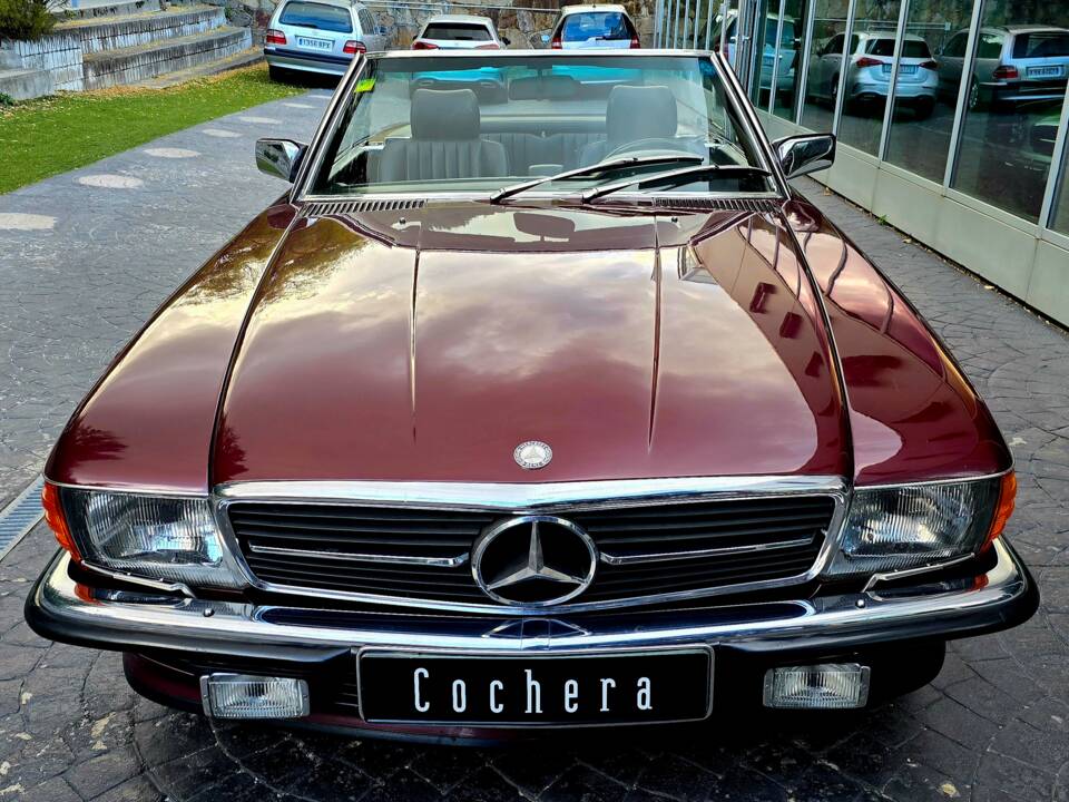 Image 2/34 of Mercedes-Benz 500 SL (1986)