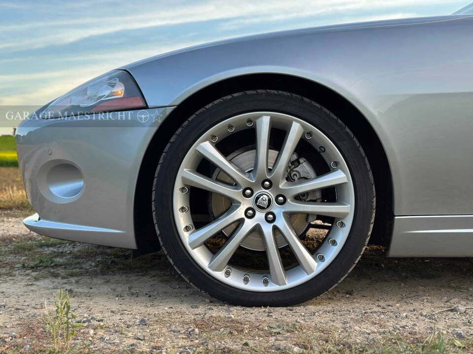 Image 36/84 de Jaguar XK 4.2 (2006)