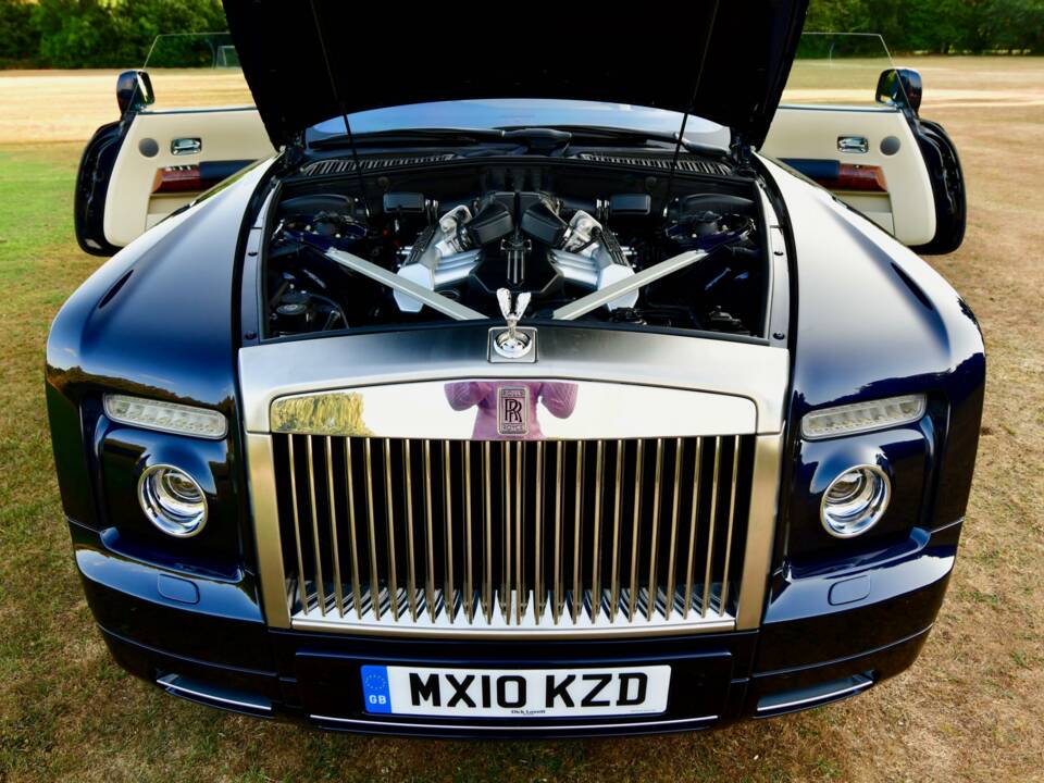 Bild 45/50 von Rolls-Royce Phantom Coupé (2010)