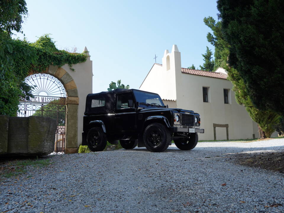 Bild 2/97 von Land Rover Defender 90 Td5 (2000)