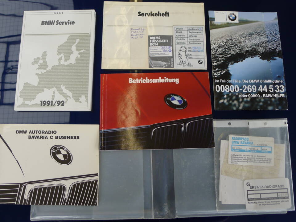 Image 19/37 of BMW 325i (1991)